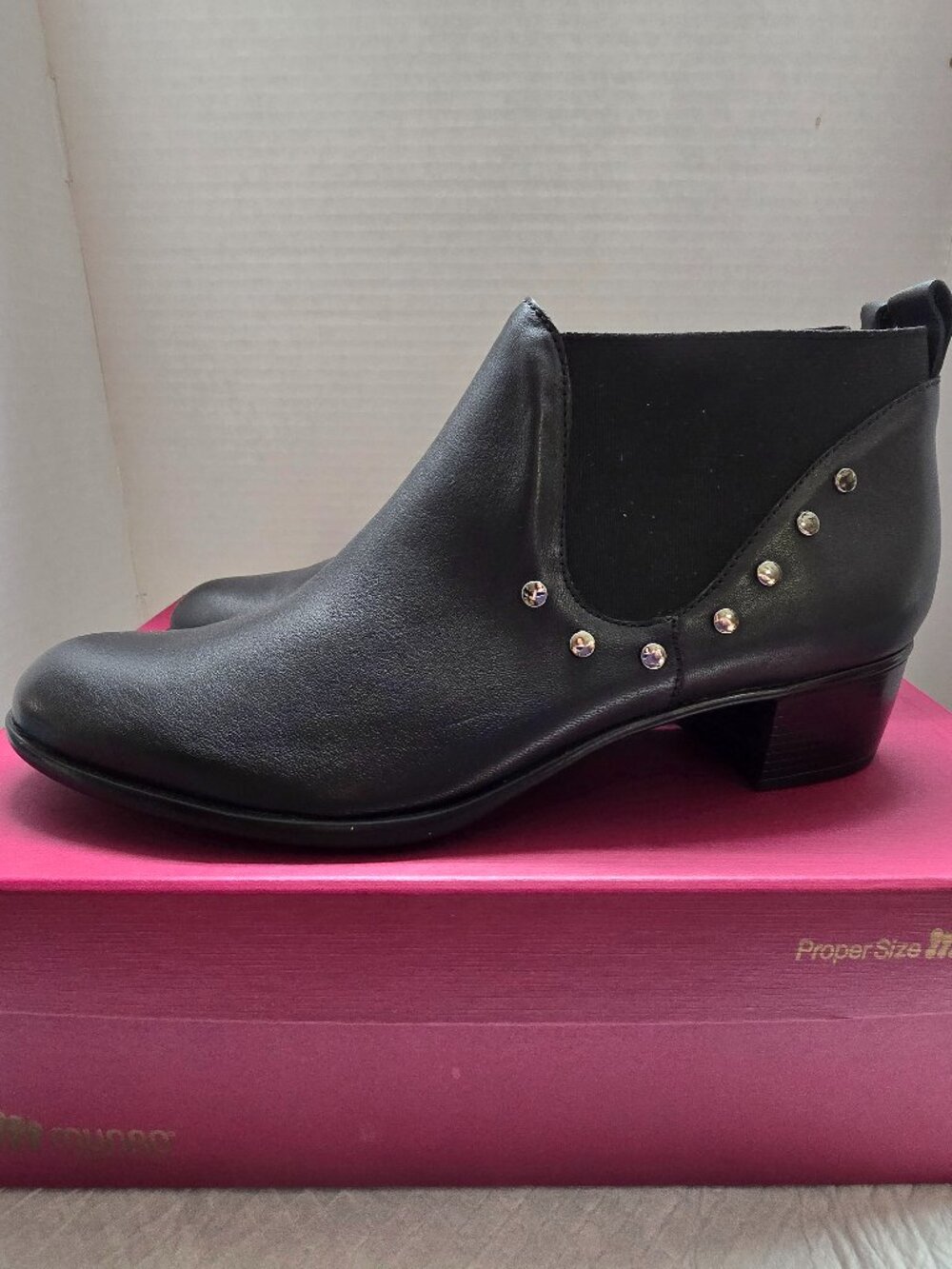 NIB Munro American Austin Black Kid Pull On Leather Ankle Boots 11N "PRISTINE".